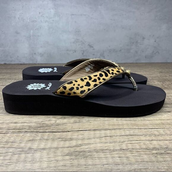 Yellow Box Flip Flops Sz 6.5~Leopard Print Furry Straps Leather "Burst" - Picture 2 of 11